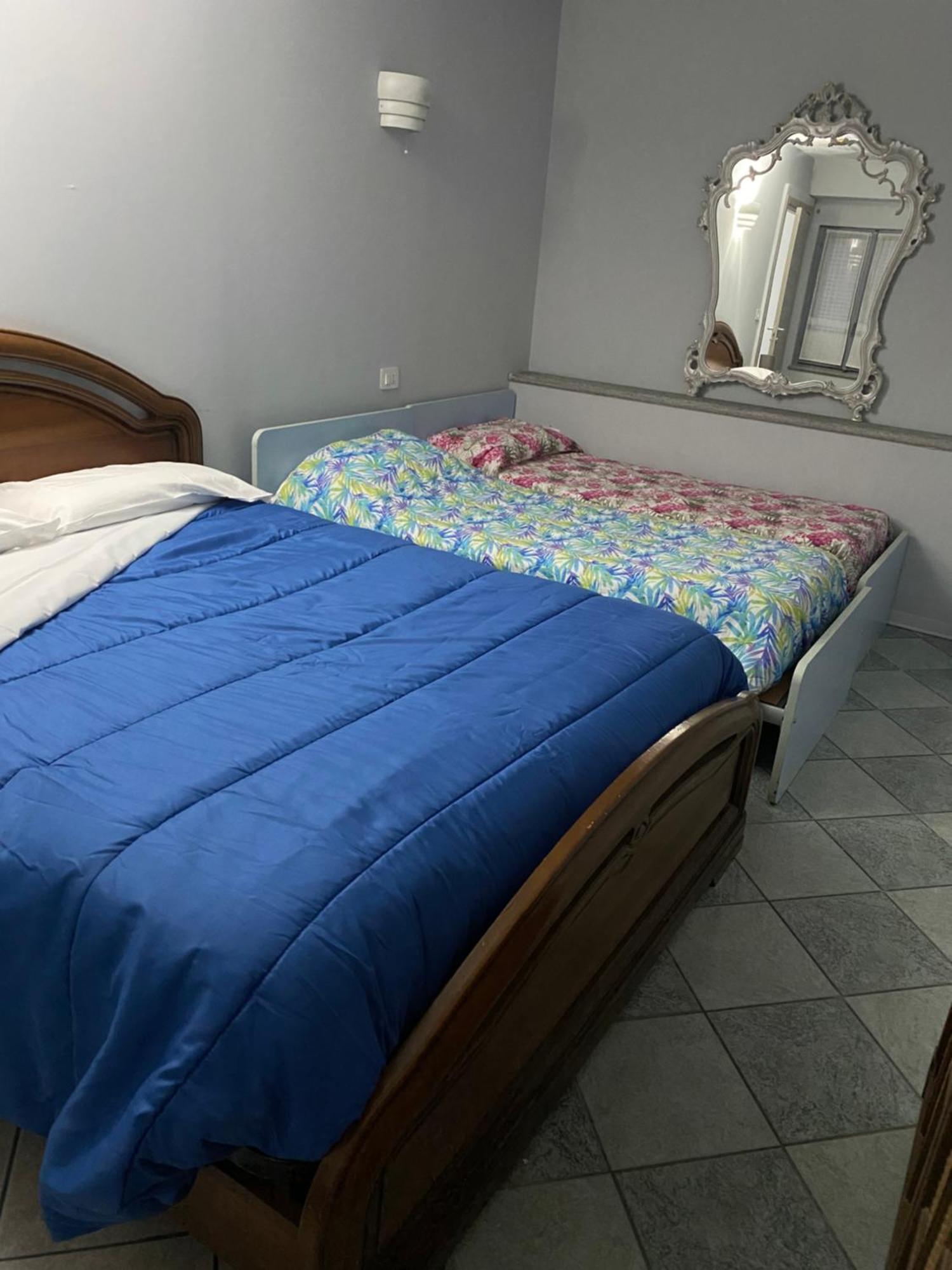 La Casa Di Cate & Adry Bed and Breakfast Envie Buitenkant foto