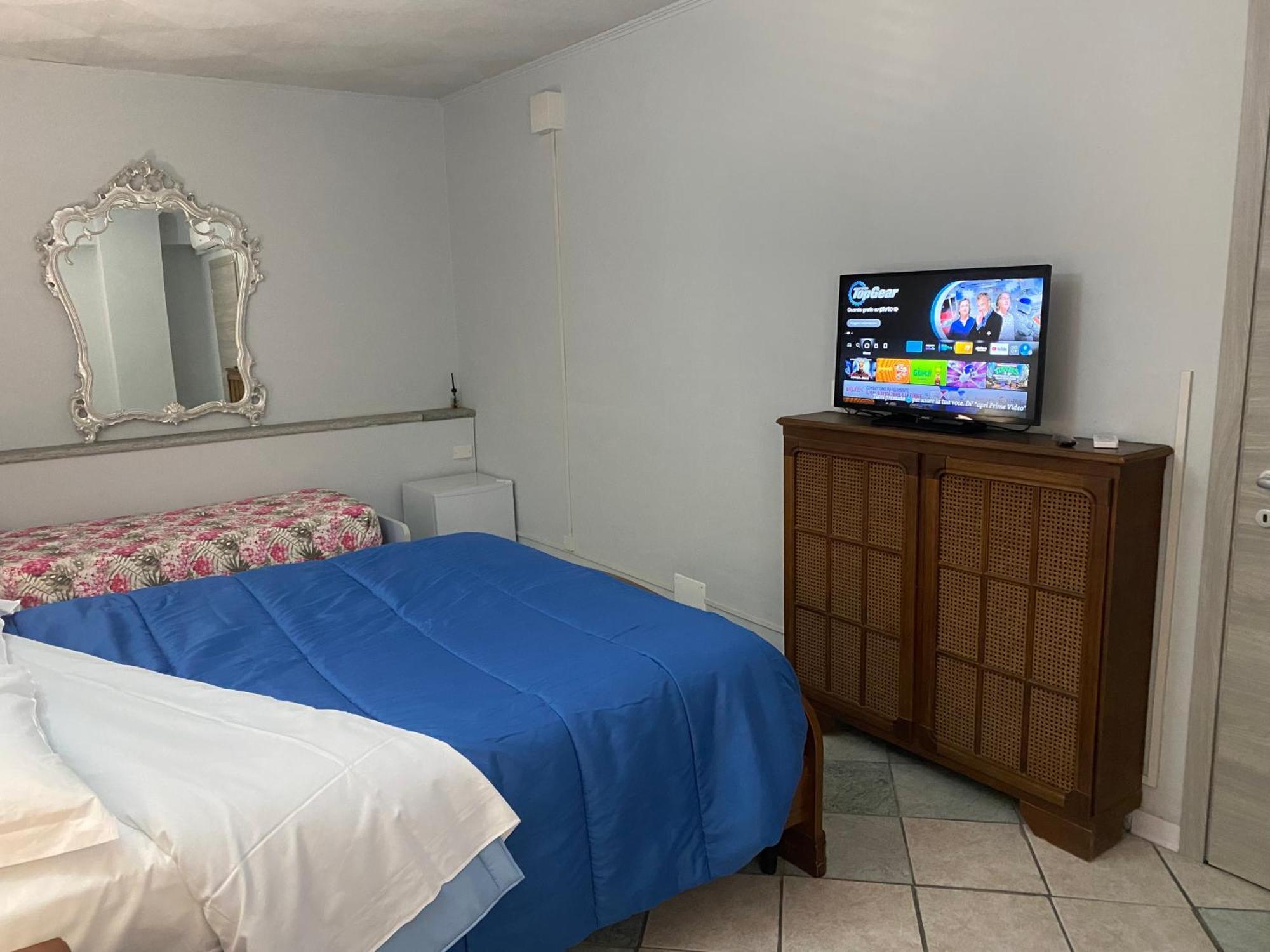 La Casa Di Cate & Adry Bed and Breakfast Envie Buitenkant foto