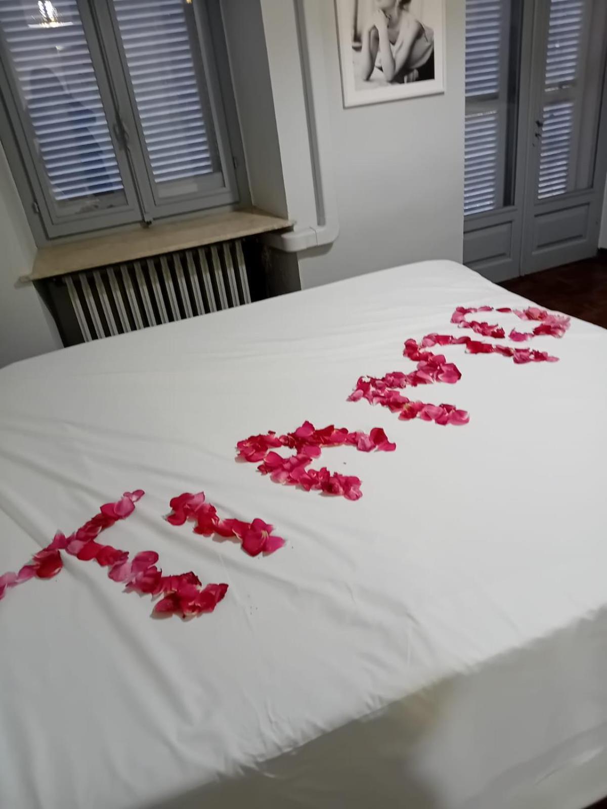 La Casa Di Cate & Adry Bed and Breakfast Envie Buitenkant foto